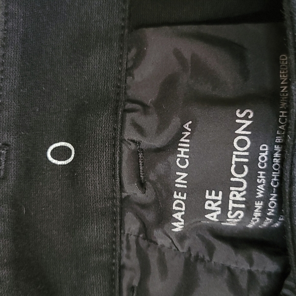 Ann Taylor | Black Skinny Pants with Side Zipper Detail - Picture 5 of 5